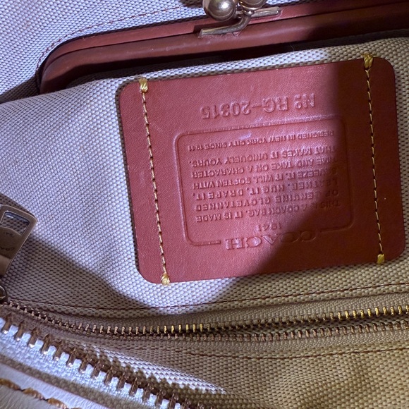 Coach Rogue 30 Chalk Second Generation 2nd Gen great condition, full grain bag - Picture 5 of 9